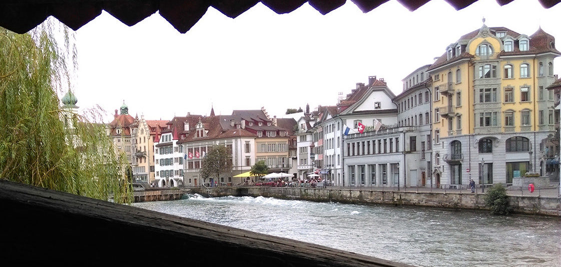 Blick von der Alten Brücke auf Luzern
